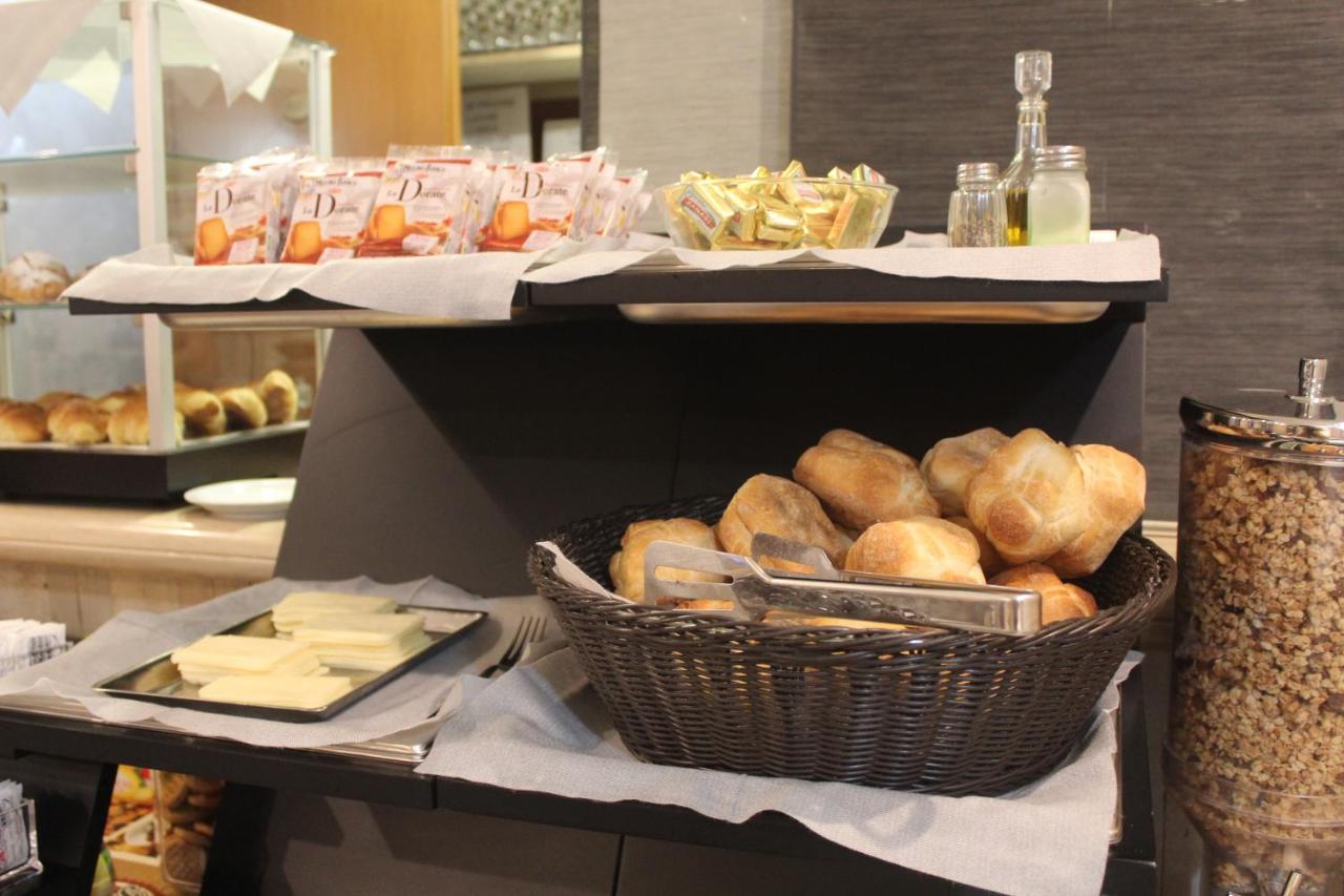 Hotel Pyramid Roma Ngoại thất bức ảnh